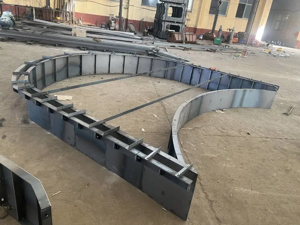 龙江县 边坡防护型混凝土现浇拱形骨架护坡模具3m*3m 操作简单 京伟