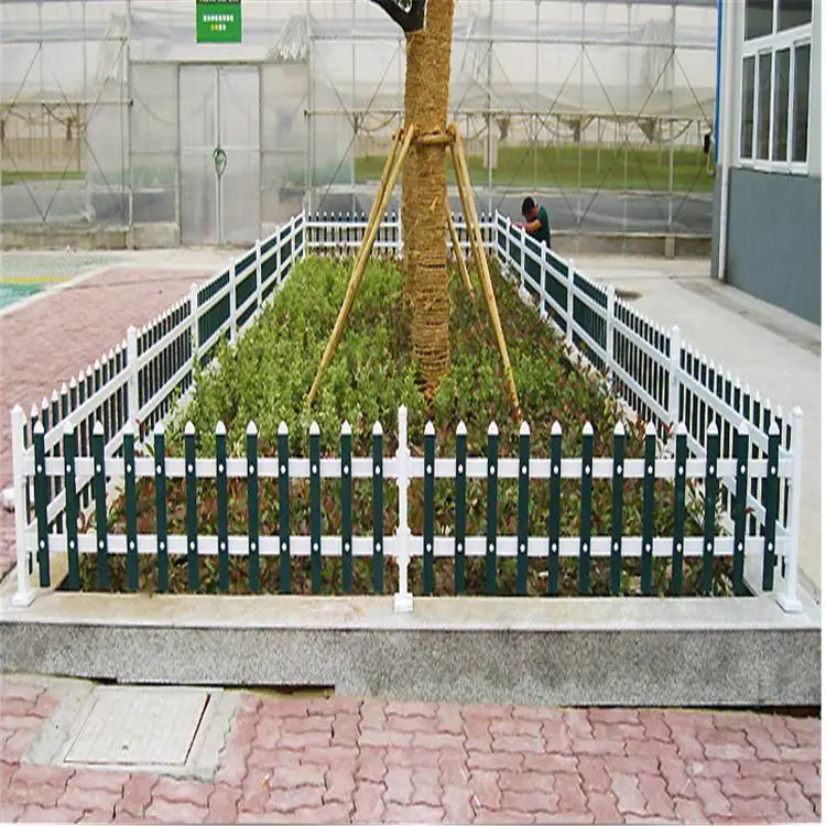 塑料草坪防护栏 厂家定制塑料草坪防护栏 矿山筛网草坪防护栏适用于学校