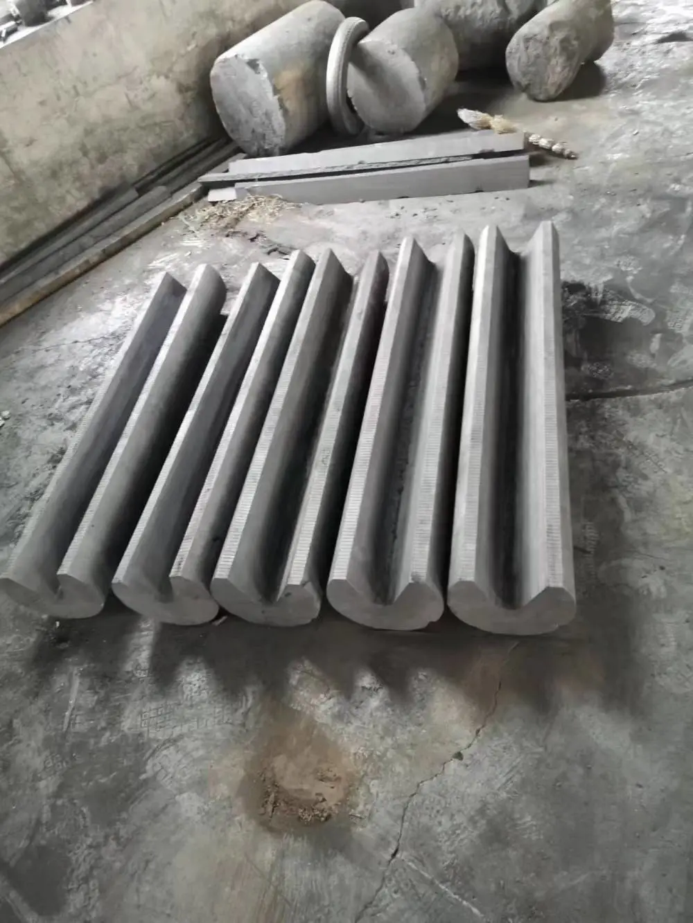 大同等静压石墨方 石墨坩埚 利东石墨耐腐蚀