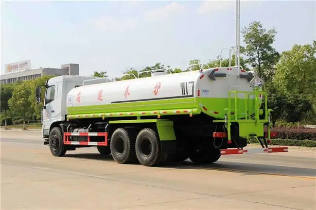东风D9喷洒车车型漂亮