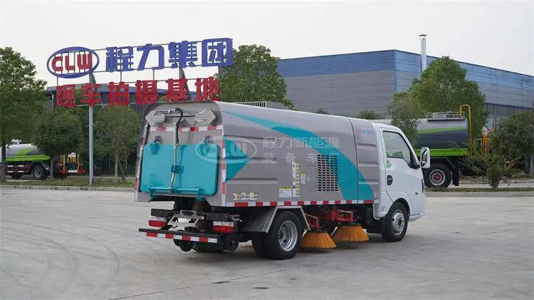 浙江电动清扫车品牌 哪里改装拖拉机清扫车 小学垃圾清扫车