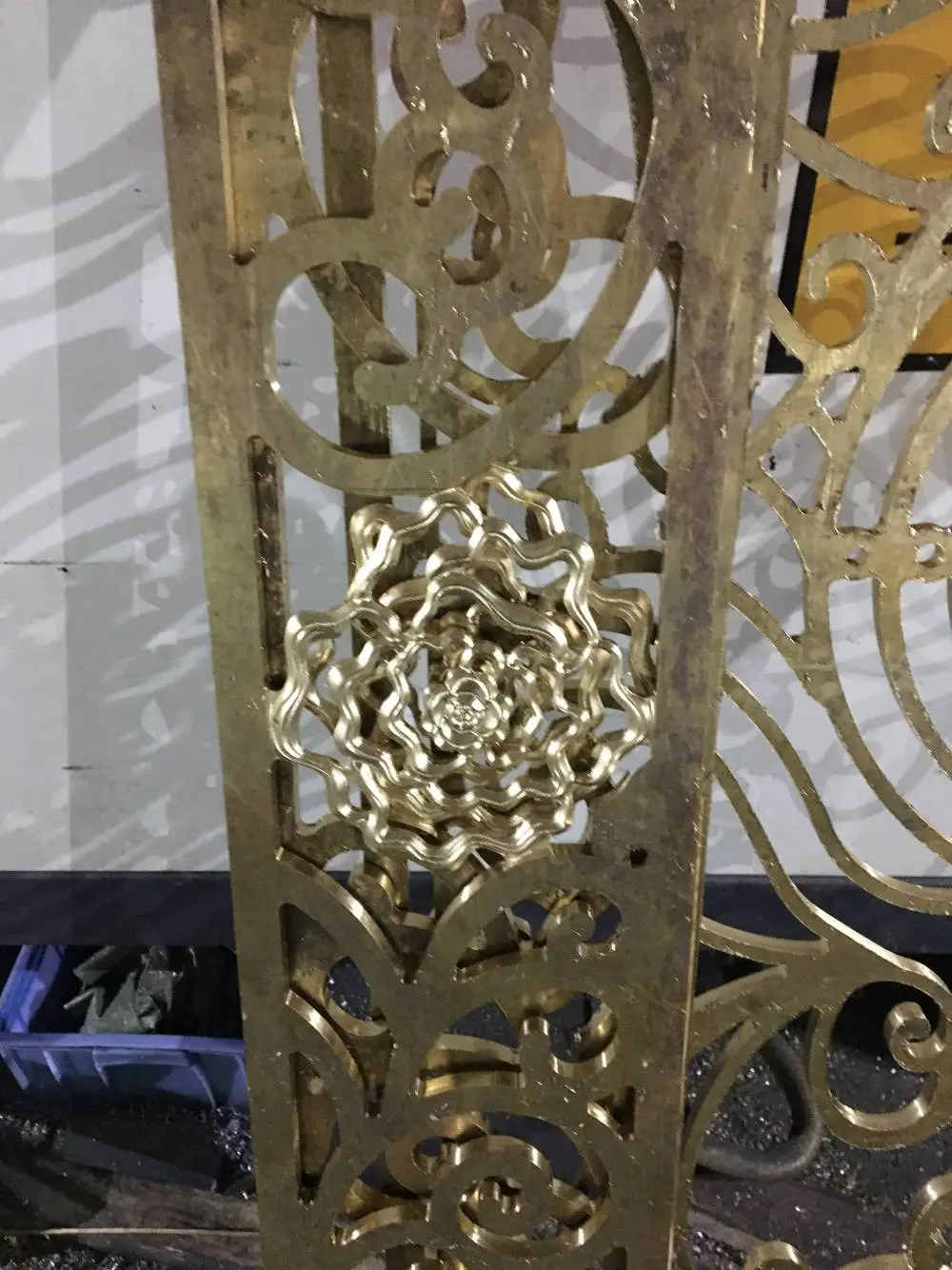 毕节楼梯设计效果图cad玫瑰金铝艺护栏