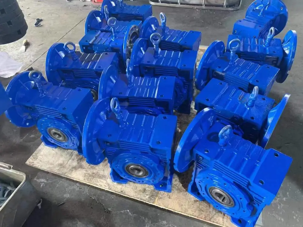 FF127-Y11KW-NA36M1-270齿轮减速机B3HH14四方台