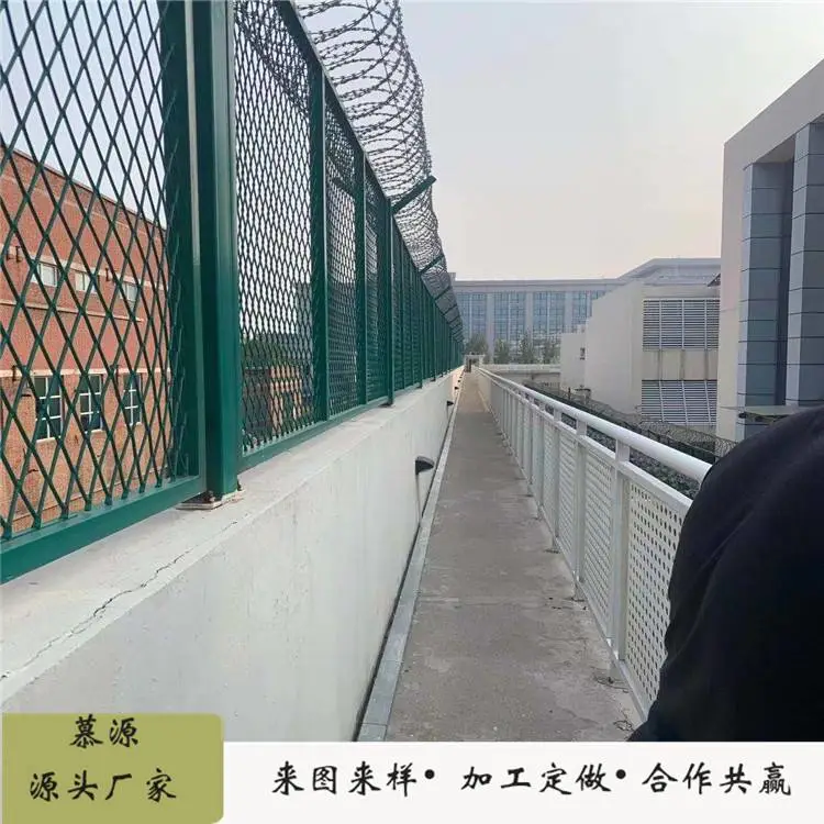 金属围墙网 隔离栏杆 油气站隔离网