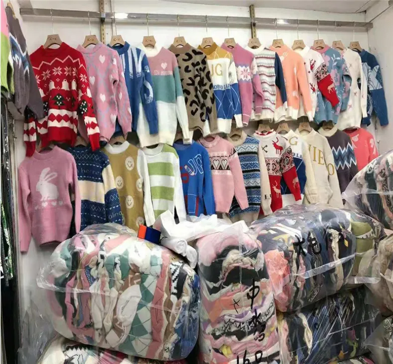 简约童装针织毛衫库存开个卖衣服店进货渠道儿童棉衣外套地摊货源