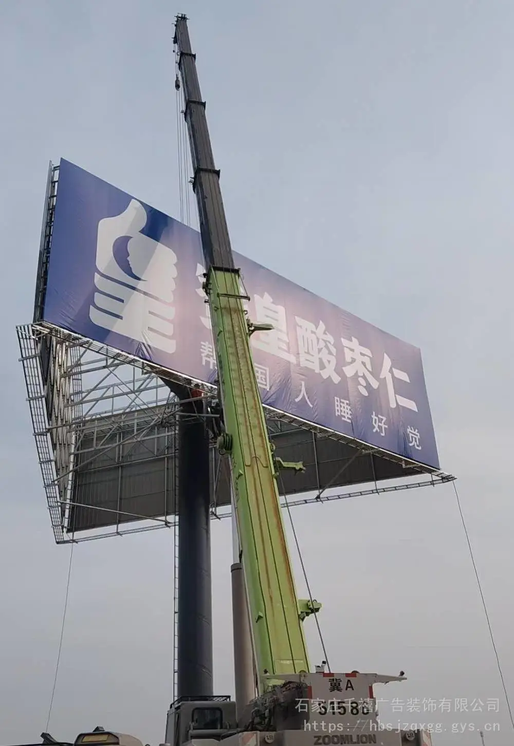 千禧单立柱广告塔制作基地 立柱高炮广告牌加工 擎天柱广告安装