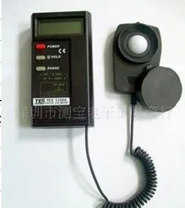 供应供应原装泰仕TES1330A数字照度计 数显光度计 光度测量仪 测光仪