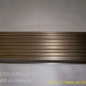 铜内饰做旧