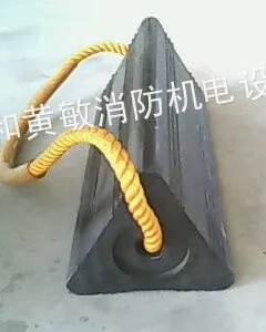 供应华南机场飞机轮挡橡胶轮挡广州机场飞机轮挡直升机轮挡小型机轮挡