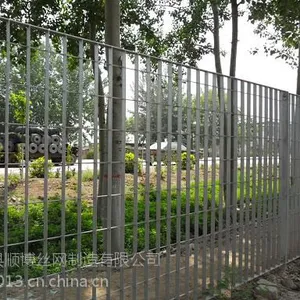 河北顺博钢格栅板围栏高质量的钢格栅板围栏
