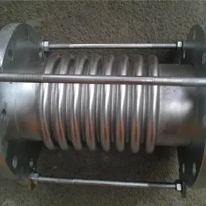 供应DN100不锈钢补偿器补偿量高,0.6MPA波纹管补偿器,碳钢法兰