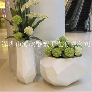商场美陈装饰公共区玻璃钢花盆花器 时尚工艺花盆 雕塑定做花瓶