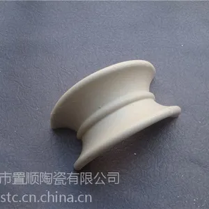 置顺陶瓷有限公司供应氧化铝陶瓷矩鞍环 矩鞍环(图)陶瓷散堆填料 化工填料