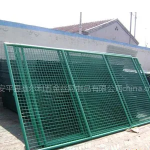 供应安平护栏网护栏网厂家钢板网状- 护栏网 机场护栏网 刺绳护栏网 浸塑护栏网 公路护栏网框架护栏网