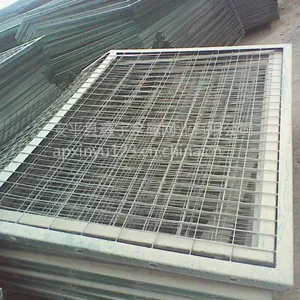 加工定做公路护栏网、浸塑带框铁丝围网、双边丝护栏网现货 坚固耐用,质优价廉
