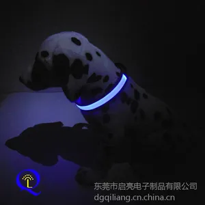 供应LED发光尼龙宠物项圈 大中小型犬宠物项圈 夜光狗狗项圈用 宠物品现货