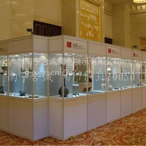 供应拍卖会专用便携拆装玻璃高柜 展览陈列玻璃柜工厂报价