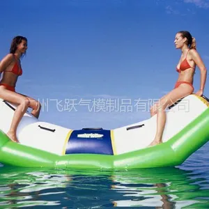 供应低价销售充气水池,水上步行球,水上跷跷板