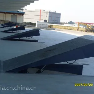 厂家直销液压登车桥&6吨8吨10吨12吨物流登车桥
