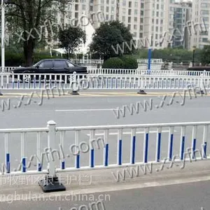 供應(yīng)河南洛陽可移動鋅鋼護(hù)欄安全可移動護(hù)欄道路施工移動護(hù)欄