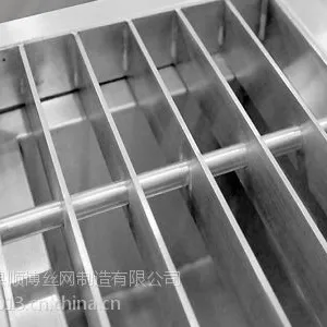 石家庄市不锈钢钢格板安平县顺博丝网制造有限公司