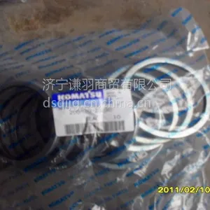 �ھ��������̻�е��� PC200-8����O��Ȧ