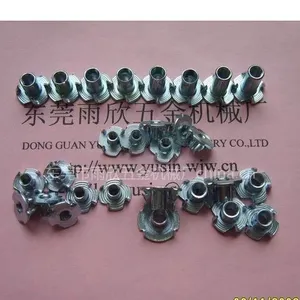 供应大量生产铁线成型四脚钉,四爪钉,四脚螺母