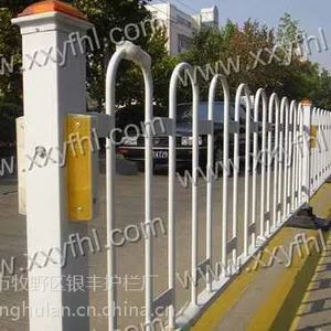 供應(yīng)河南洛陽可移動鋅鋼護(hù)欄安全可移動護(hù)欄道路施工移動護(hù)欄