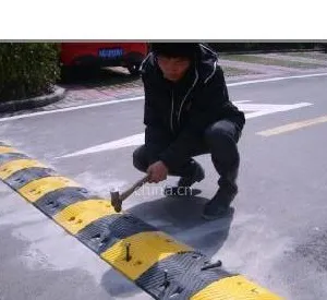 北京丰台区安装减速带 橡胶减速带安装68606532
