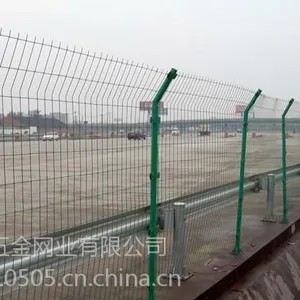 湖北十堰道路隔离栅,十堰公路护栏网,十堰高速公路隔离栅,十堰双边丝隔离栅,十堰圈地防护网厂家直销