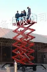 供应厂家直销剪叉式升降台,东莞升降平台价格,深圳移动式升降机***鑫升咯