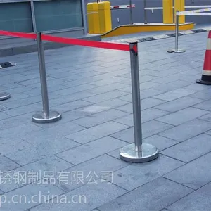 供应租赁一米线隔离带栏杆座 护栏 出租伸缩带围栏