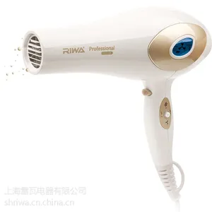 雷瓦 Q8