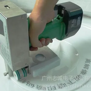 供应AuJet HU360-AE触摸屏全方位手持喷码机纸箱 管桶 木业 任意角度