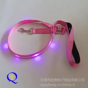 供应批发供应 优质LED发光狗牵引带 定制加工 夜光中小型宠物牵引绳 宠物用品