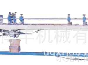 供应厂家生产中空玻璃百叶， 铝百叶窗帘成型冲孔，下料机