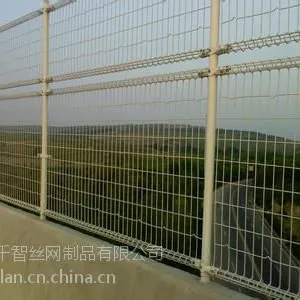 电焊护栏网千智护栏网厂专业生产电焊式防护网