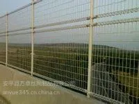 双圈护栏网|Q235低碳冷拔钢丝|安平万卓丝网