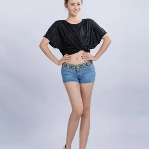 供应新款夏季 热卖 韩版女式牛仔短裤 热裤批发,牛仔裤厂家一手货源