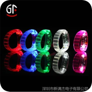 七彩发光手镯 活动场所助威产品 夜市发光手环***批发