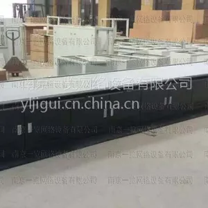 南京监控台,南京一览***定做的监控操作台厂家