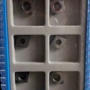 ������������֣�20crmni����̼����HRC58-62�����ڿ׸߾��ȵ����𵶾�CBN���ص���