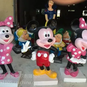 穿上新衣光劳迎劳动节的大白兔子等***动物城模型出租展览啦
