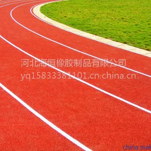 厂家供应亿奇橡胶体育跑道颗粒橡胶幼儿园环保PVC地板拼图人造草坪