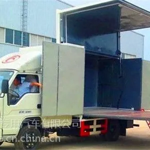 福田时代双排18平方舞台车