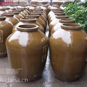 供应100公斤酒坛图片价格,厂家直接发绝不含金属物质和化学物质,******不浸不漏的发酵缸