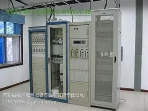 �ɶ�У԰�Ͼ����ʻ��գ����ߵ��¡������Ǳ������ӵ�����