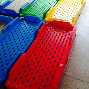 幼儿午休床,成都幼儿园塑料床,四川注塑重叠床,儿童滚塑料床