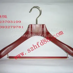 供应专业定做西装木衣架,***西装木衣架厂家,定做木衣架供应厂家
