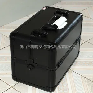 供应铝合金化妆箱|内盒采用一体成型塑料盒